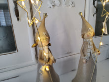 Lade das Bild in den Galerie-Viewer, Weihnachtsfiguren mit LED Stern