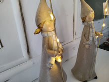 Lade das Bild in den Galerie-Viewer, Weihnachtsfiguren mit LED Stern