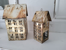 Lade das Bild in den Galerie-Viewer, Metall Weihnachtshaus Windlicht